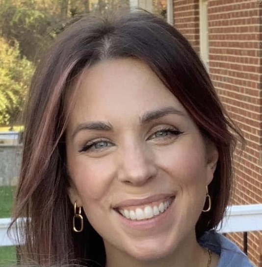 Kelly-Headshot
