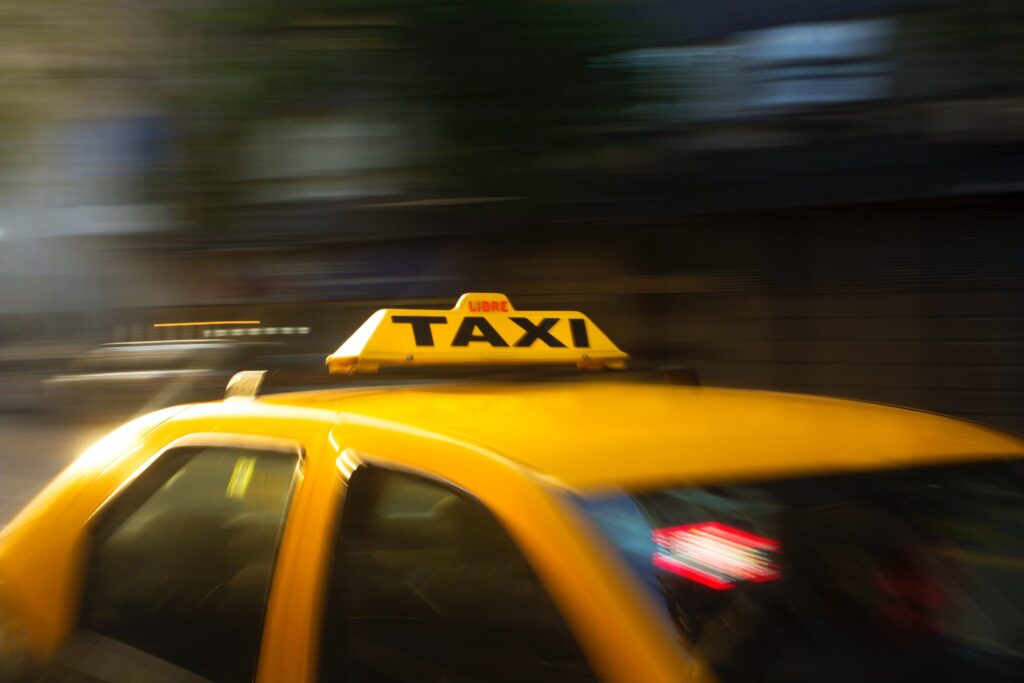 taxi_pexels-rodolfo-clix-1521580-scaled
